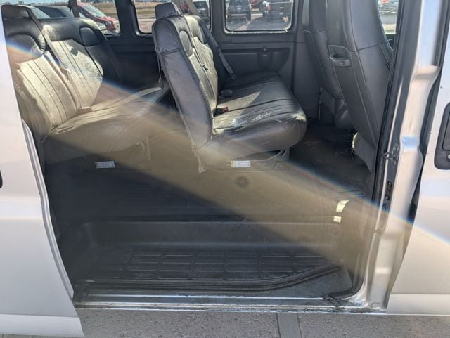 2016 Chevrolet Express Passenger LS - Photo 24