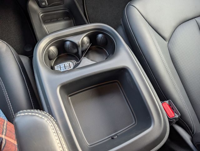 2026 Chrysler Pacifica Select - Photo 19