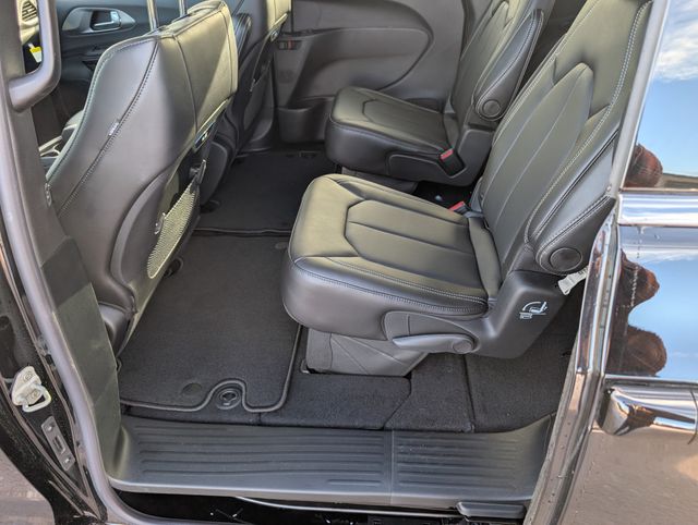 2026 Chrysler Pacifica Select - Photo 24