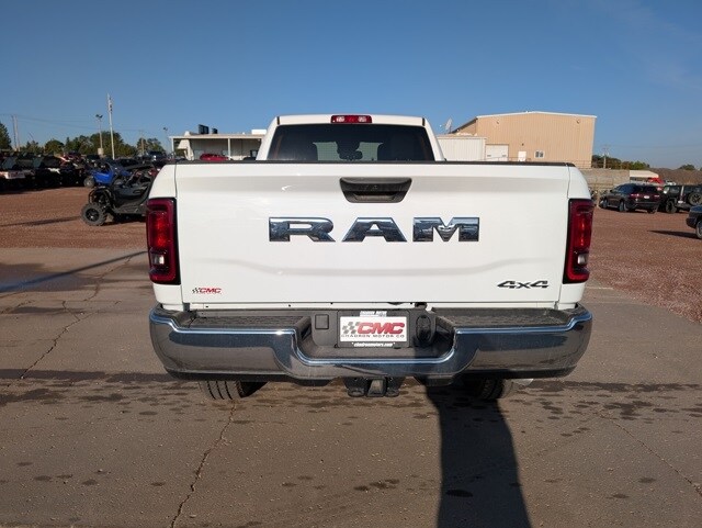 2025 Ram 3500 Tradesman photo 4