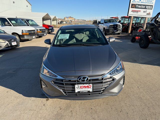 Used 2019 Hyundai Elantra SE with VIN 5NPD74LF8KH489502 for sale in Chadron, NE
