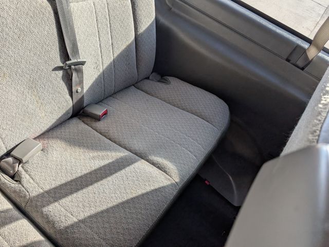 2016 Chevrolet Express Passenger LS - Photo 27