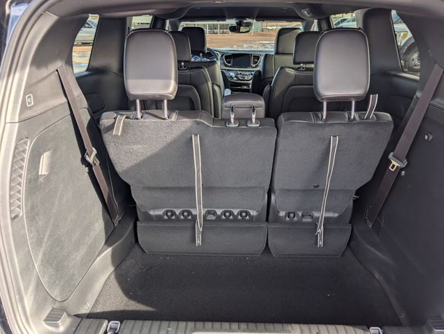 2026 Chrysler Pacifica Select - Photo 27