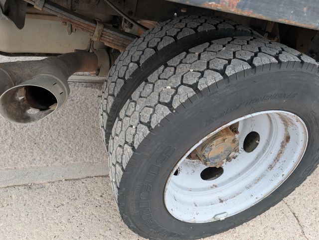 2011 Ford F-450 Super Duty Chassis Cab XL - Photo 7