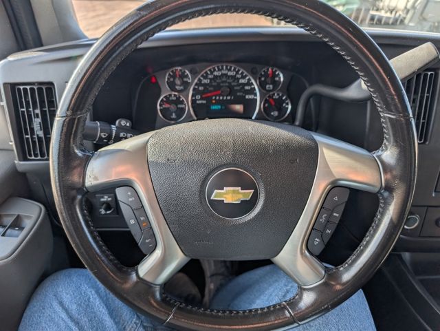 2016 Chevrolet Express Passenger LS - Photo 16