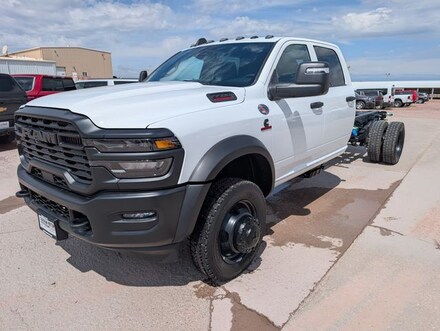 2026 Ram 5500 Chassis Cab TRADESMAN  CREW  4X4 84' CA Pickup
