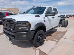 2026 Ram 5500 Chassis Cab TRADESMAN  CREW  4X4 84' CA Pickup