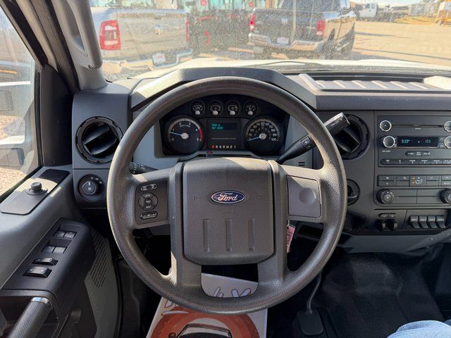 2011 Ford F-450 Super Duty Chassis Cab XL - Photo 20