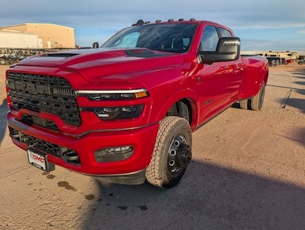 2026 Ram 3500 LIMITED CREW CAB 4X4 8' BOX Pickup