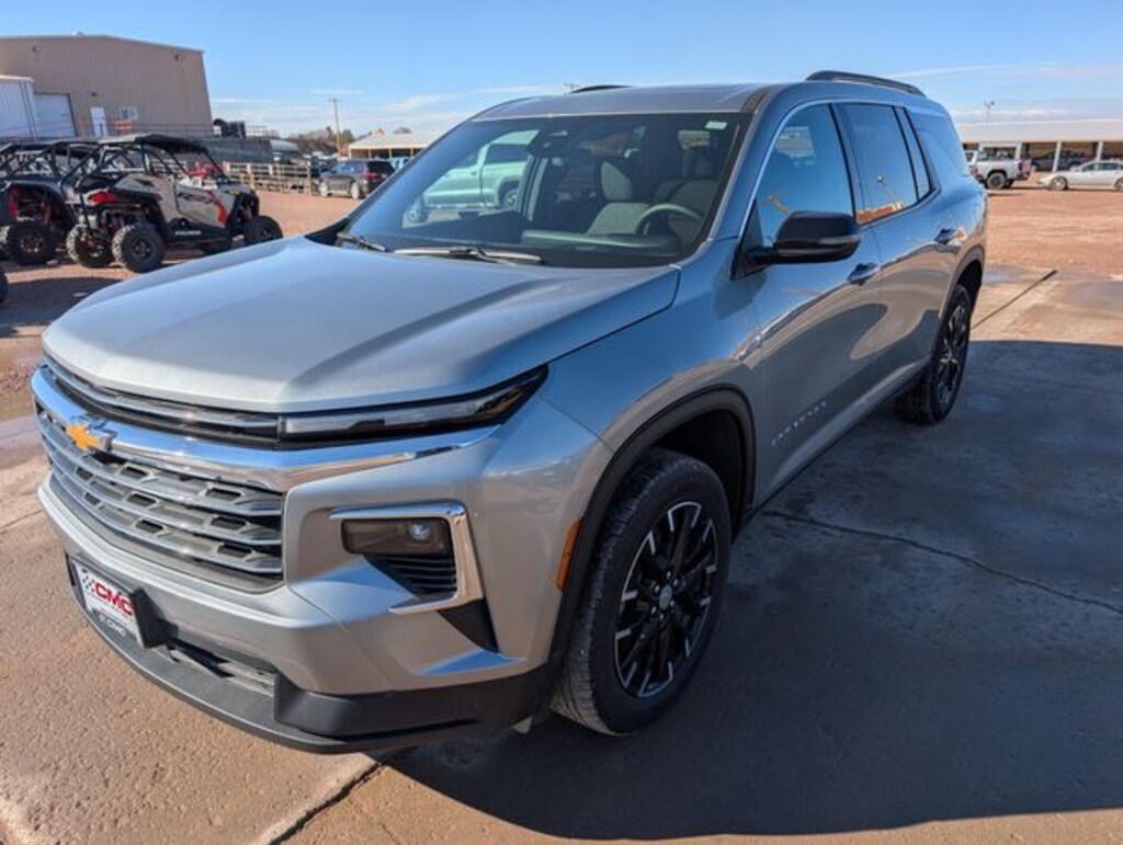 Used 2025 Chevrolet Traverse LT SUV