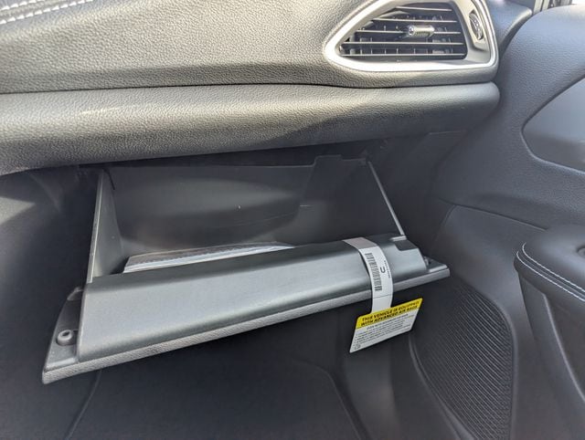 2026 Chrysler Pacifica Select - Photo 20