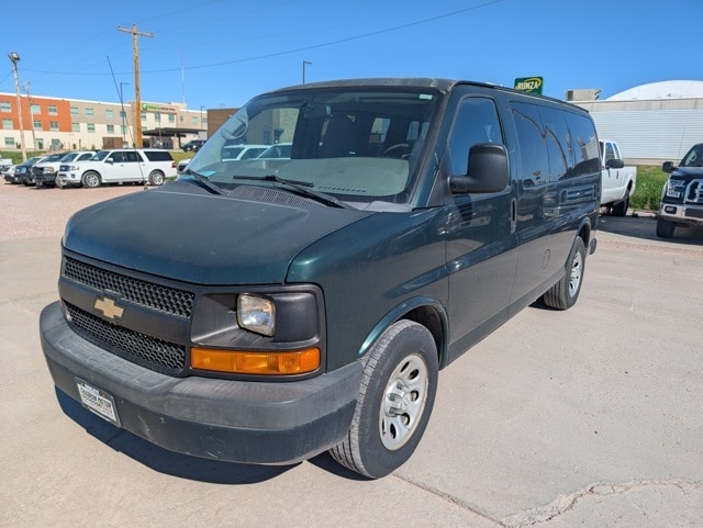 2014 Chevrolet Express Passenger LS's photo