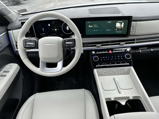 2025 Hyundai Santa Fe photo 2