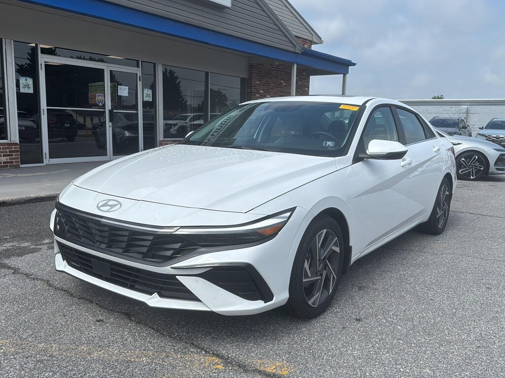 Certified 2025 Hyundai Elantra Limited Sedan