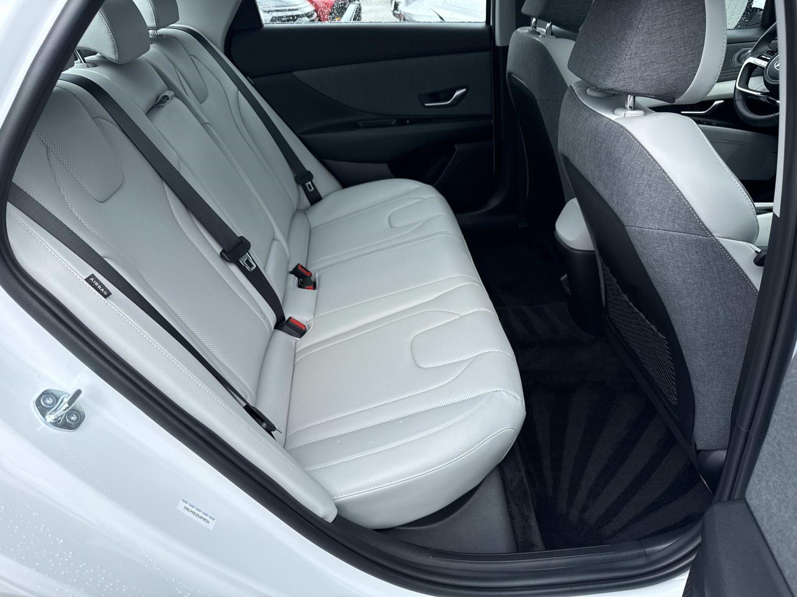 2025 Hyundai Elantra Limited - Photo 21