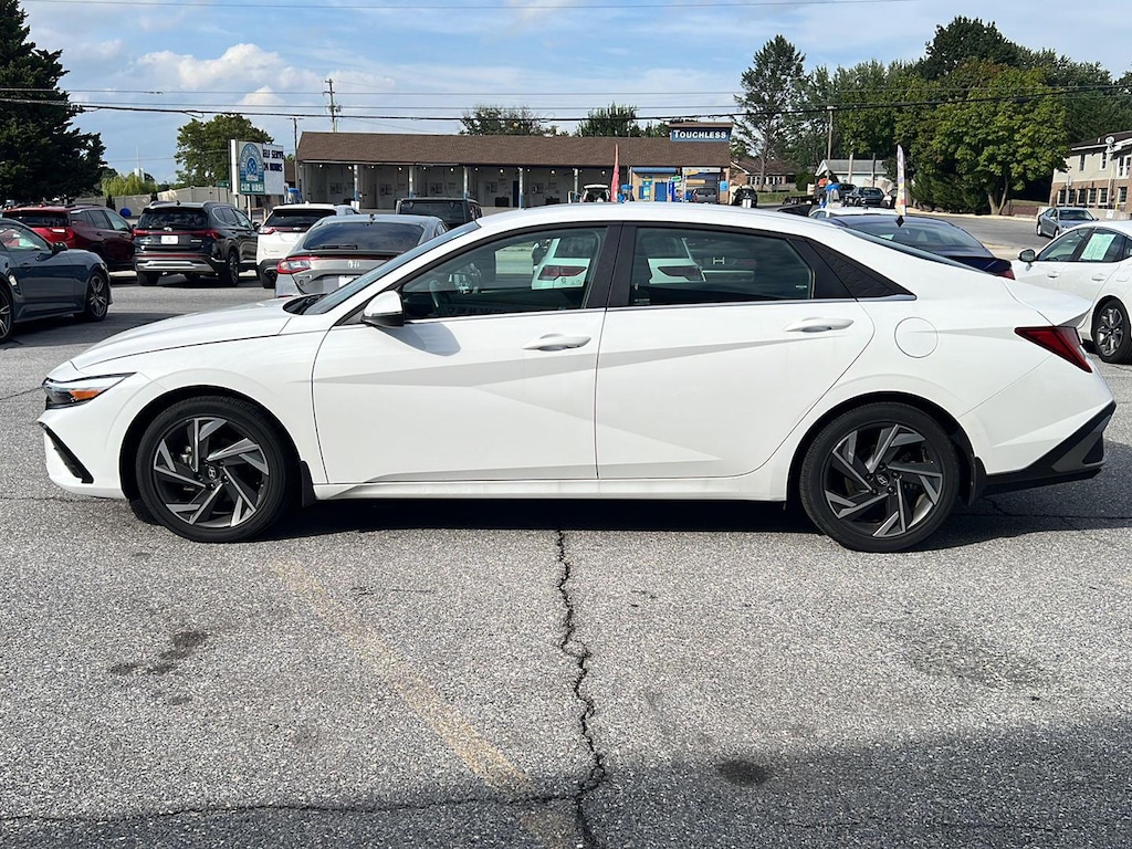 Certified 2025 Hyundai Elantra Hybrid Limited Sedan