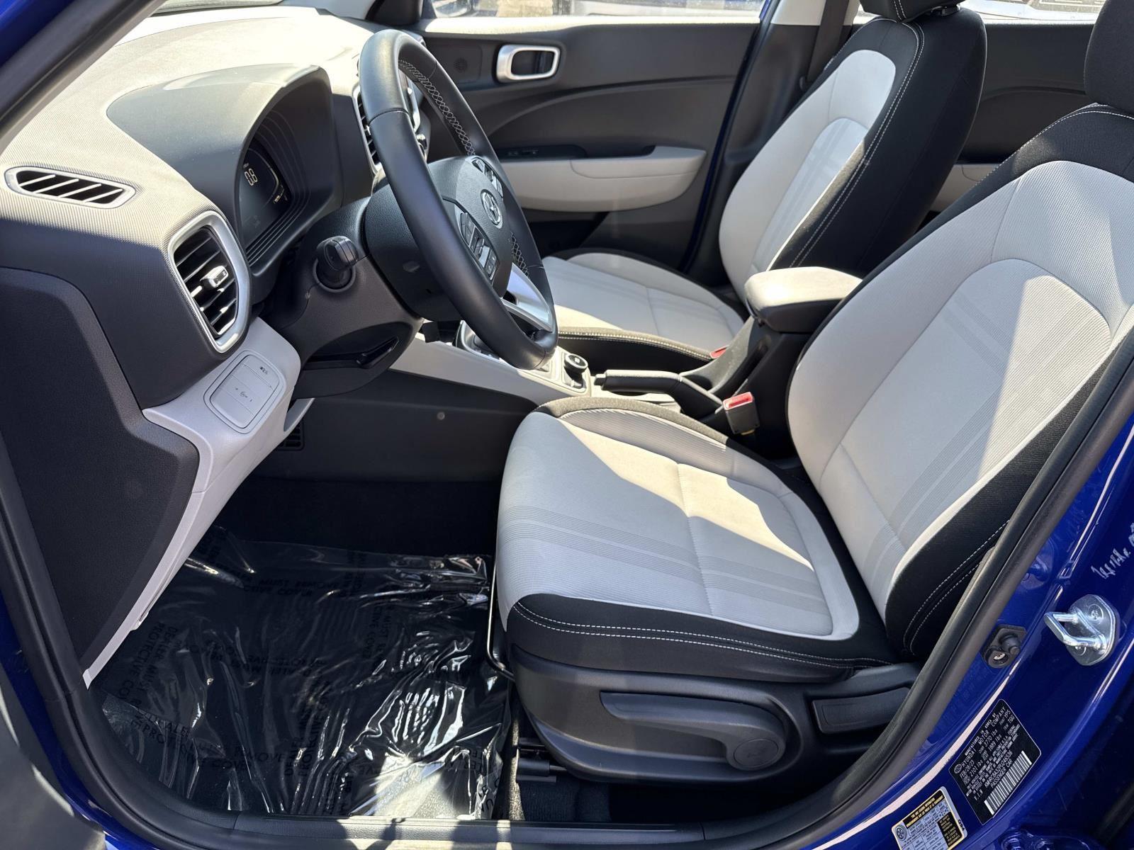 2023 Hyundai Venue SEL - Photo 24