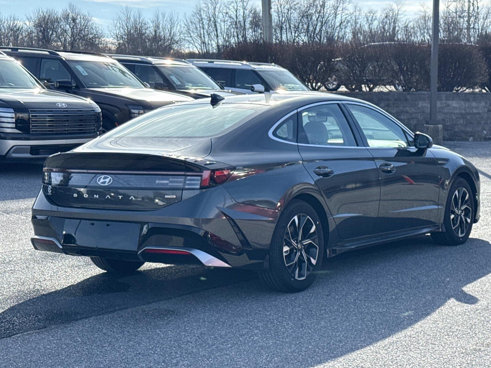 2025 Hyundai Sonata SEL - Photo 12