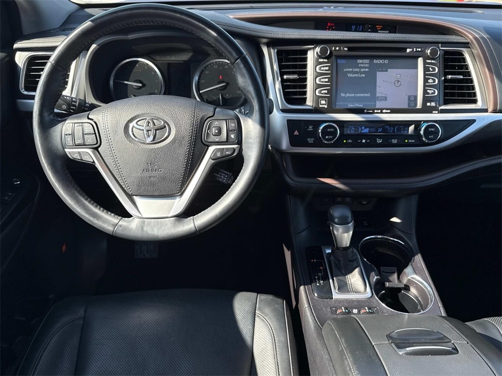 Used 2018 Toyota Highlander Limited Platinum with VIN 5TDDZRFH5JS843120 for sale in Chambersburg, PA