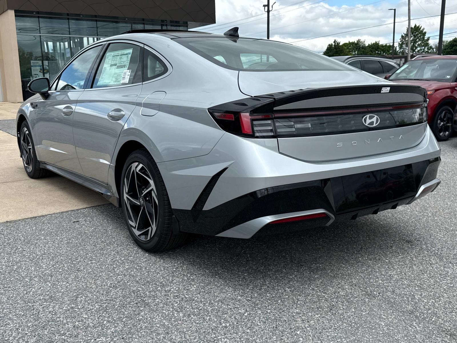 2025 Hyundai Sonata SEL - Photo 16