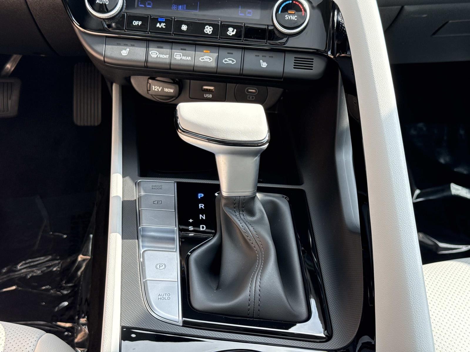 2026 Hyundai Elantra Limited - Photo 8