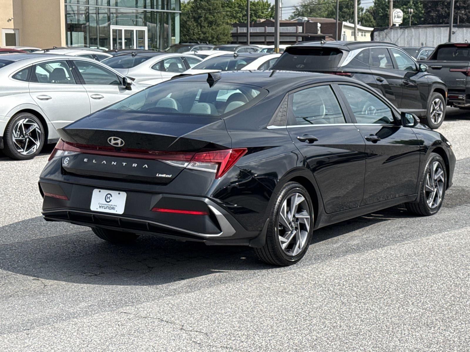 2026 Hyundai Elantra Limited - Photo 25