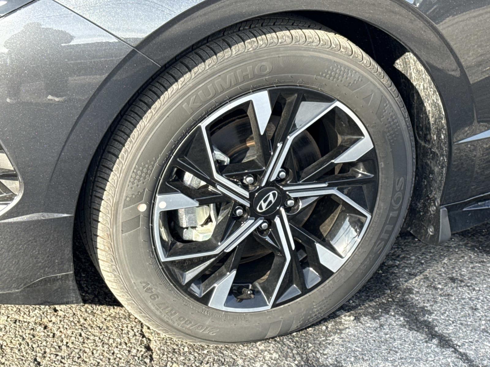 2025 Hyundai Sonata SEL - Photo 17