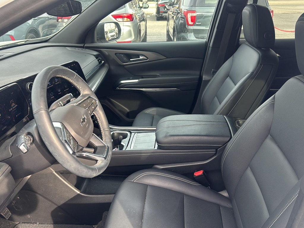 Used 2024 Chevrolet Traverse LT SUV