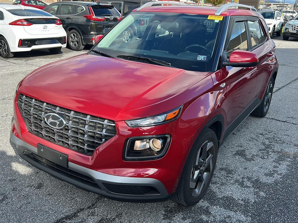 Used 2023 Hyundai Venue SEL SUV