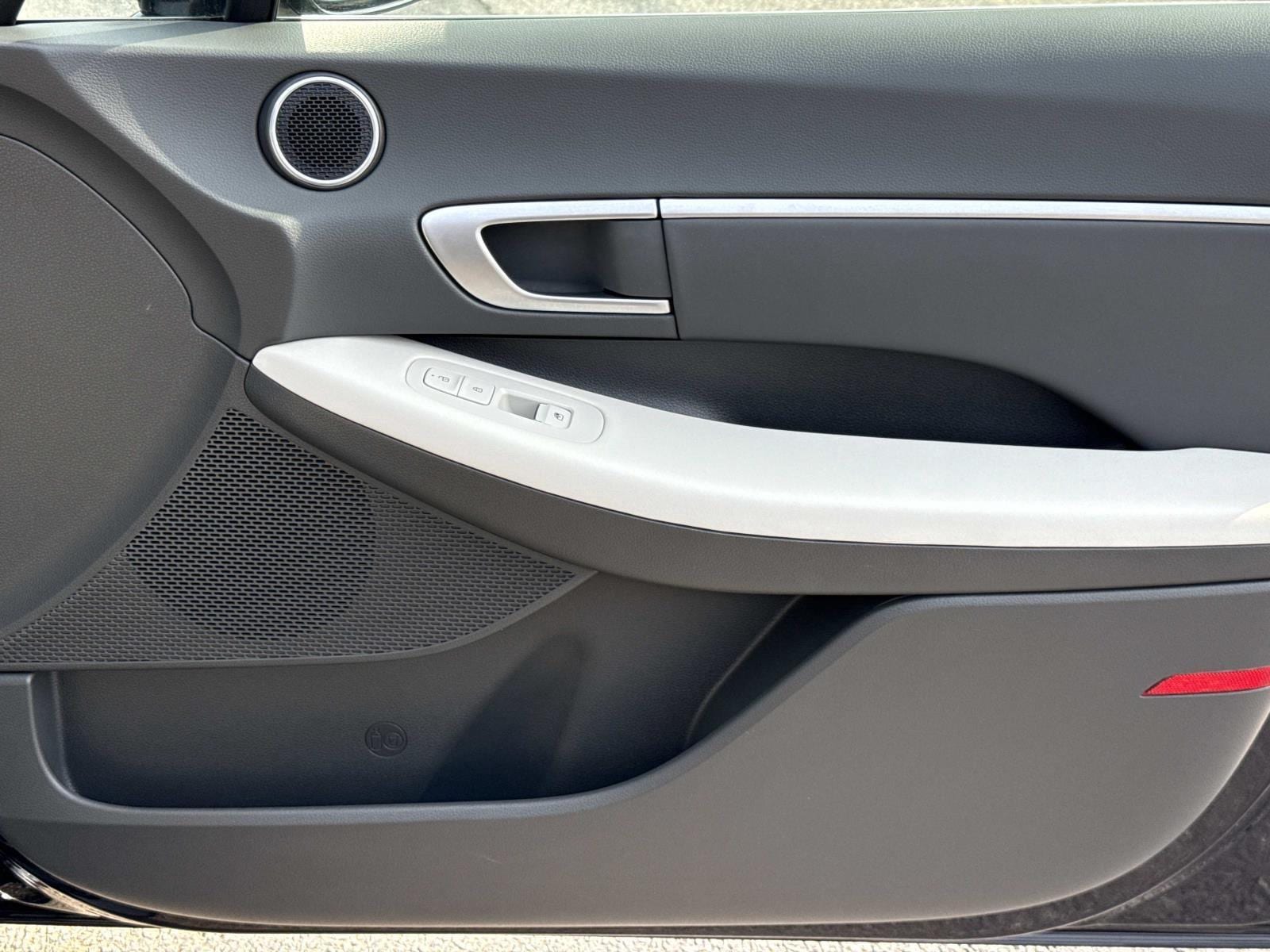 2025 Hyundai Sonata SEL - Photo 18