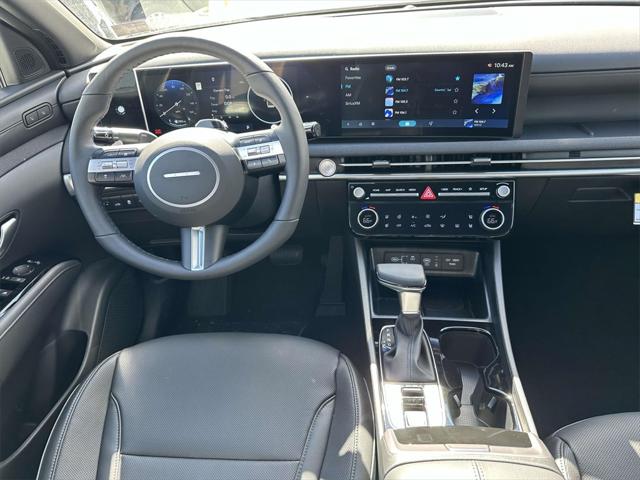 2025 Hyundai Santa Cruz Limited photo 2