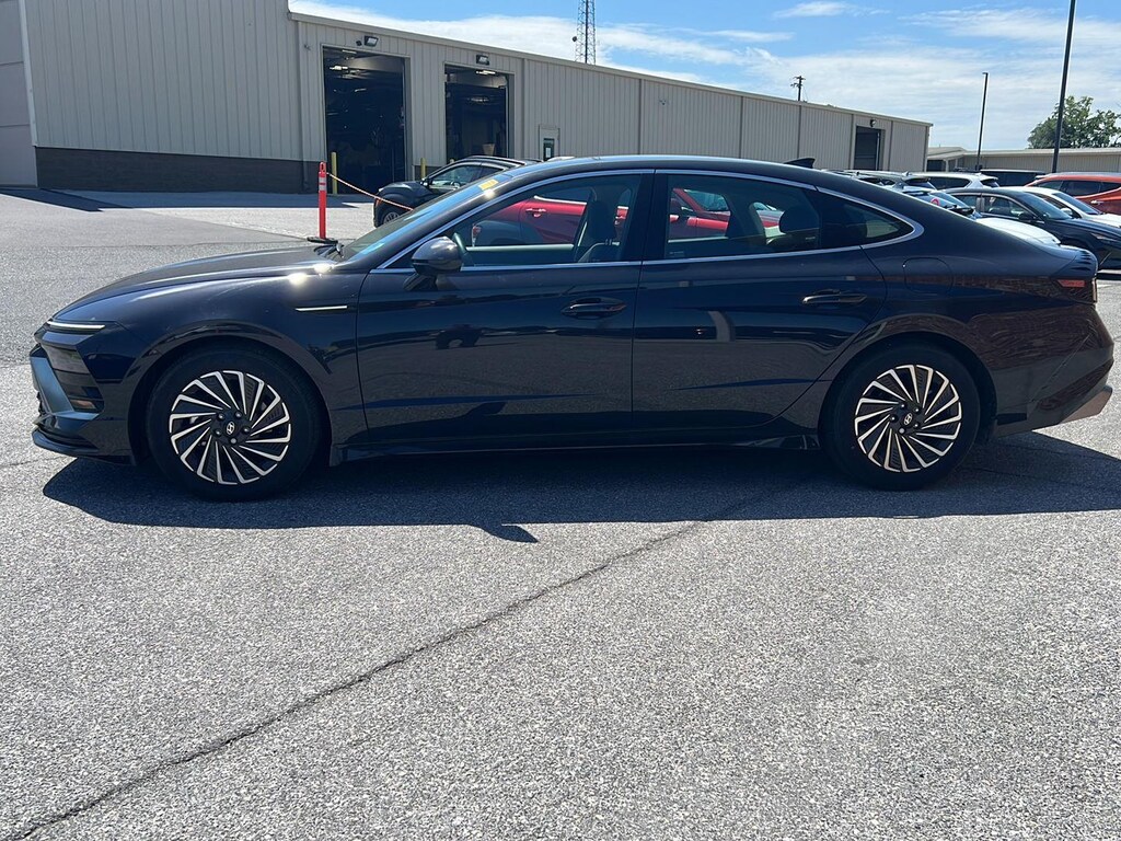 Certified 2025 Hyundai Sonata Hybrid SEL Sedan
