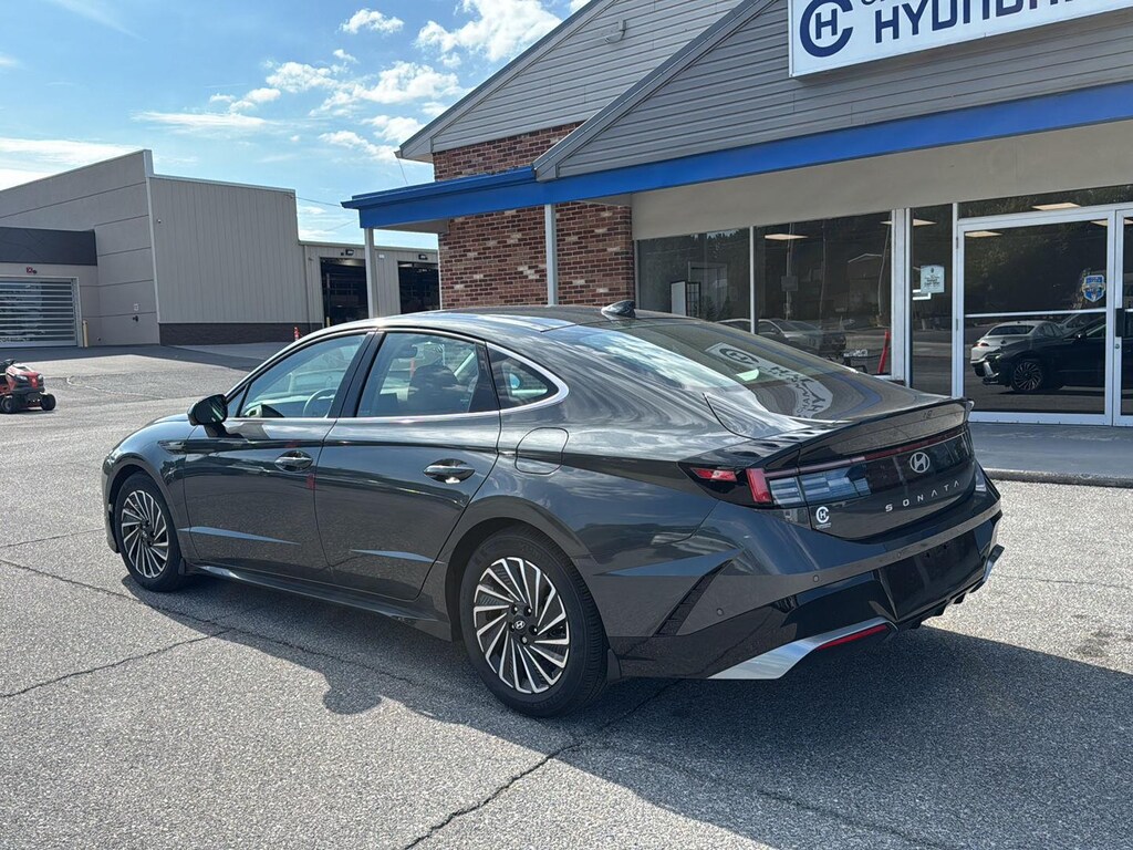 Certified 2025 Hyundai Sonata Hybrid Limited Sedan