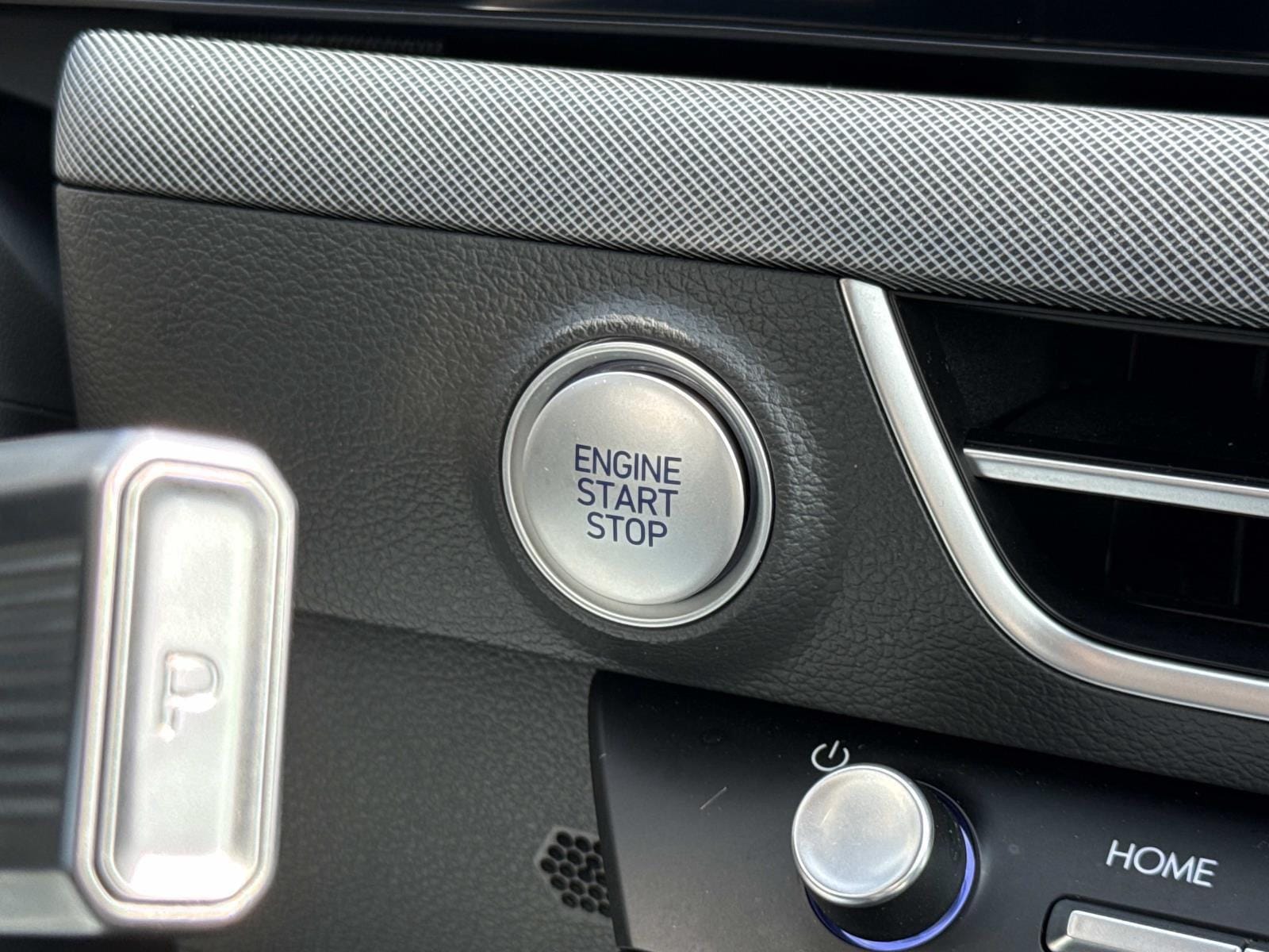 2025 Hyundai Sonata SEL - Photo 15