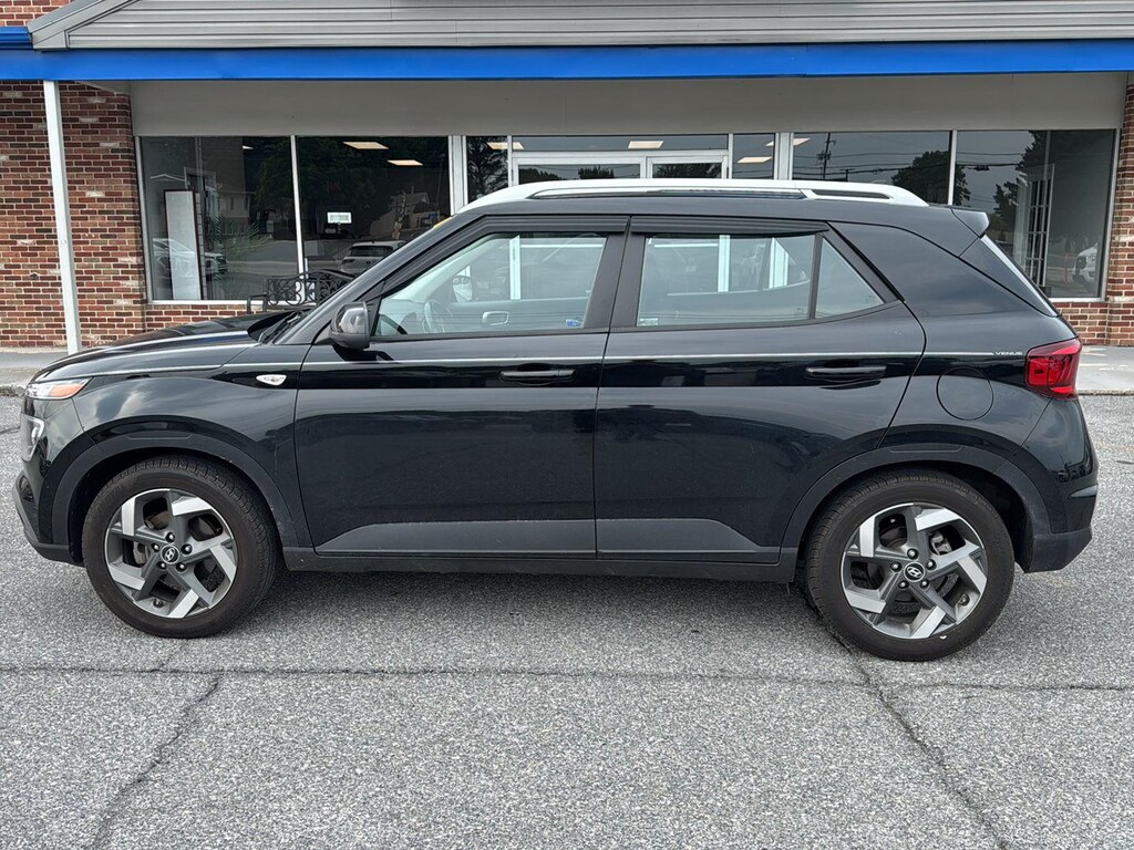 Used 2022 Hyundai Venue SEL SUV