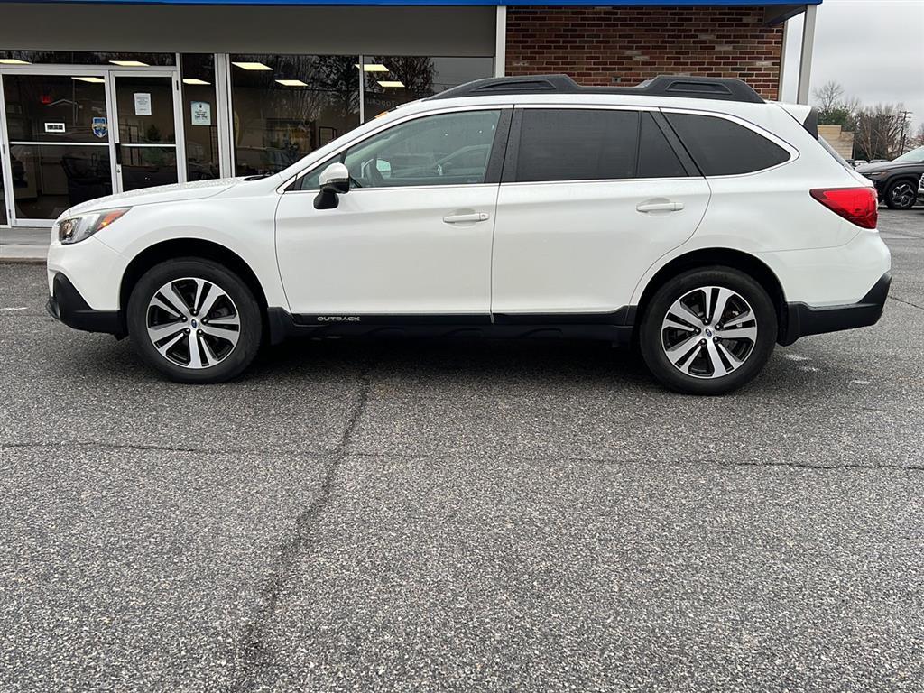 2018 Subaru Outback 2.5i Limited photo 2