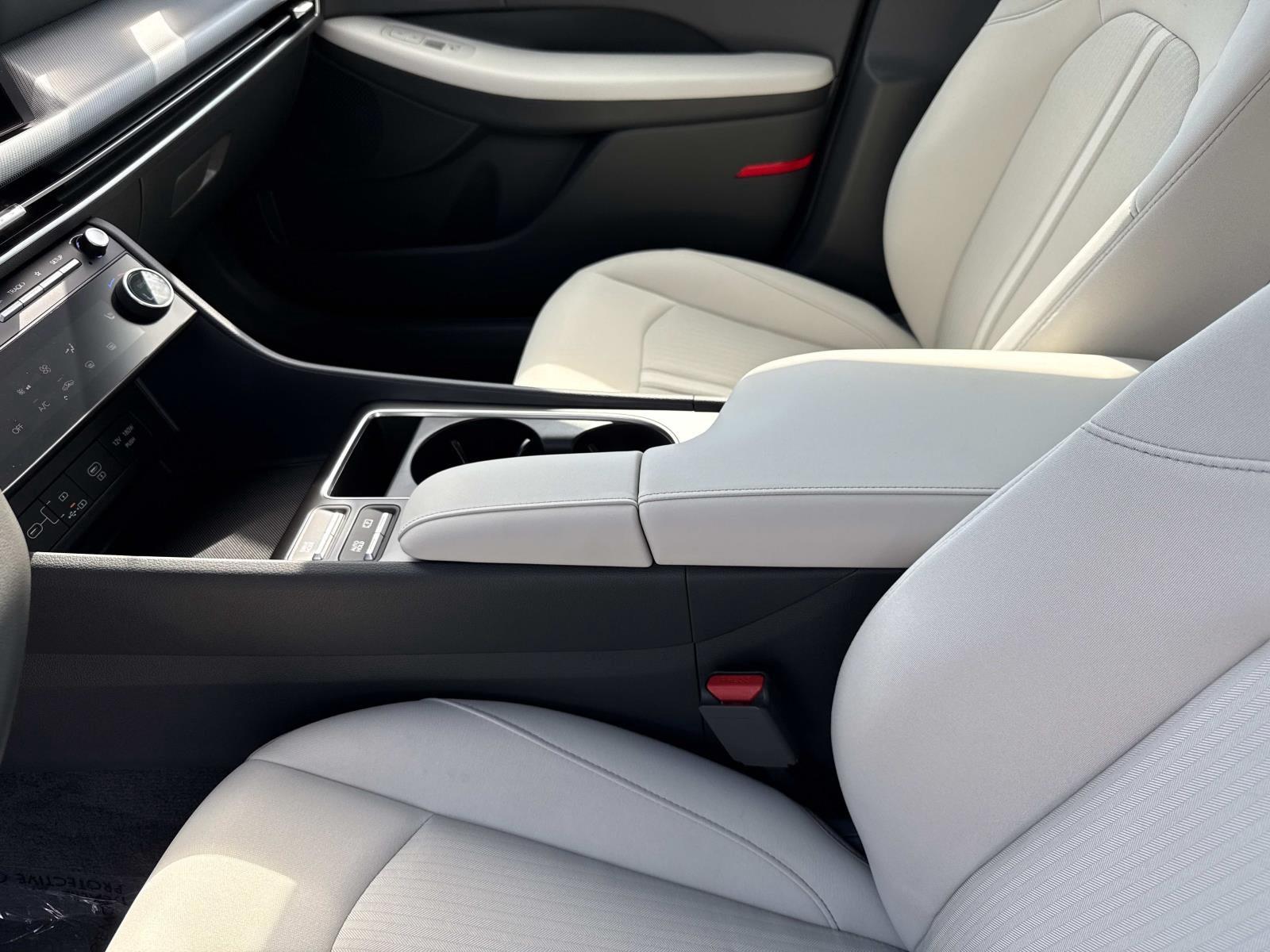 2025 Hyundai Sonata SEL - Photo 16