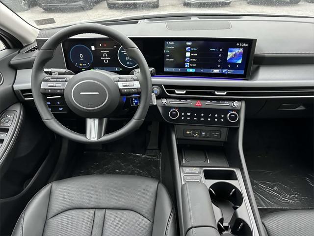 2025 Hyundai Sonata Hybrid Limited photo 2