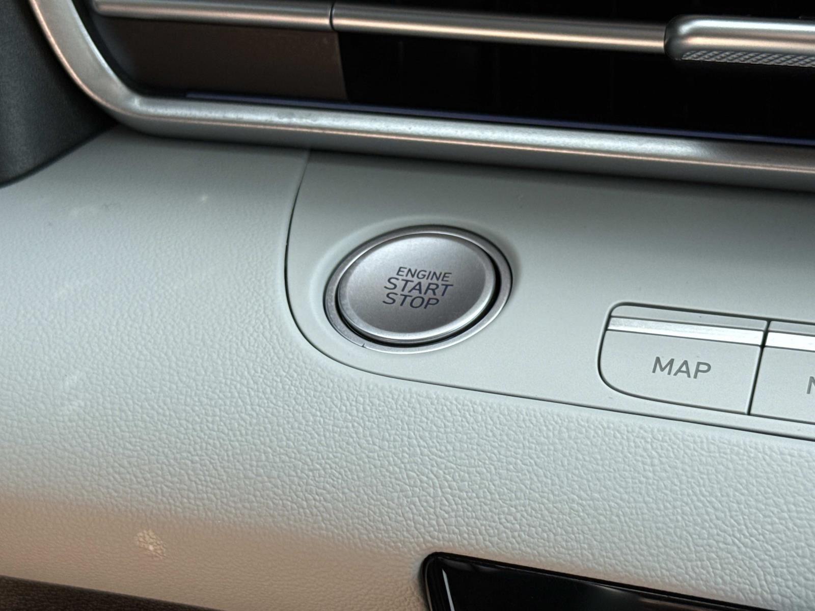 2026 Hyundai Elantra Limited - Photo 15