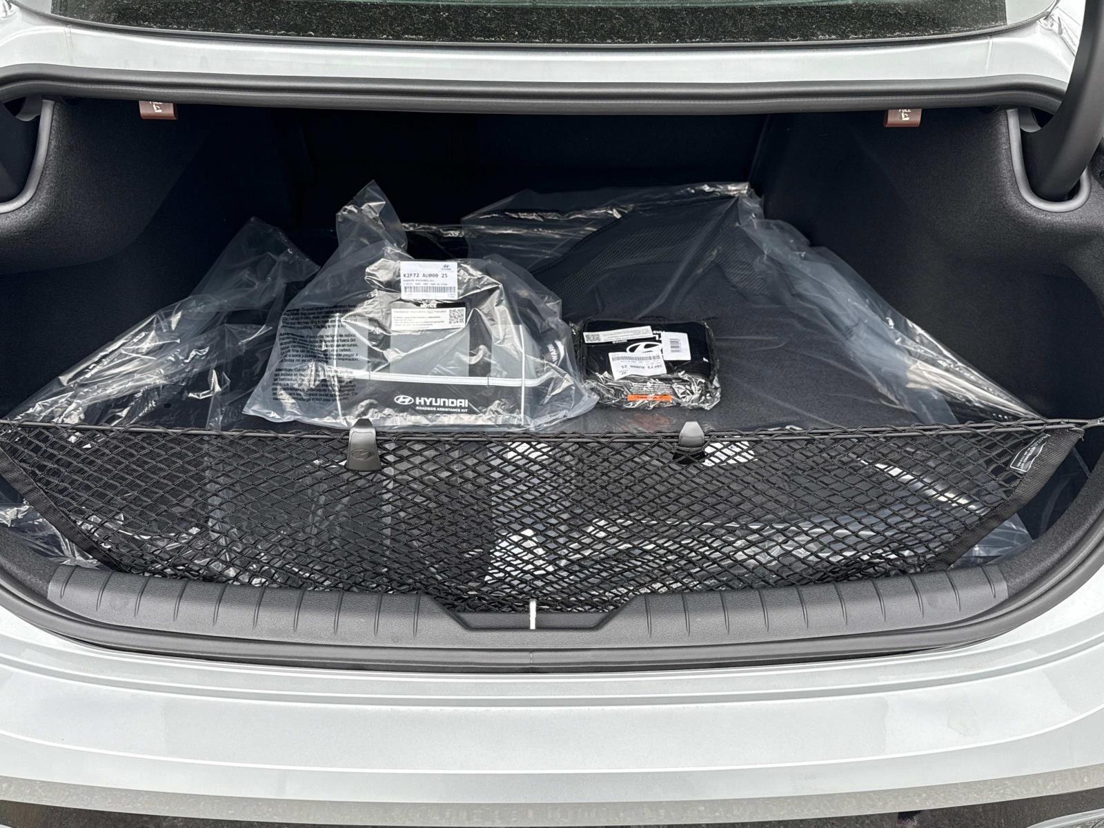 2025 Hyundai Sonata SEL - Photo 13