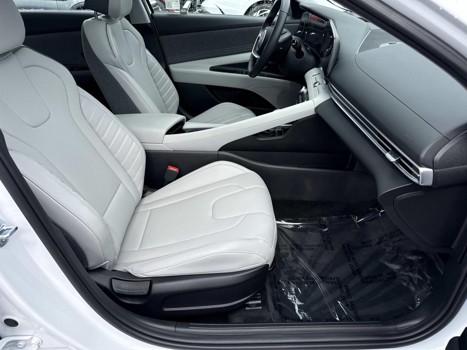 2025 Hyundai Elantra Limited - Photo 20