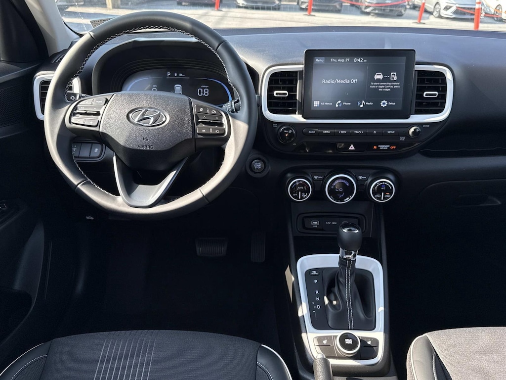 New 2026 Hyundai Venue SEL w/Two-Tone Roof SUV