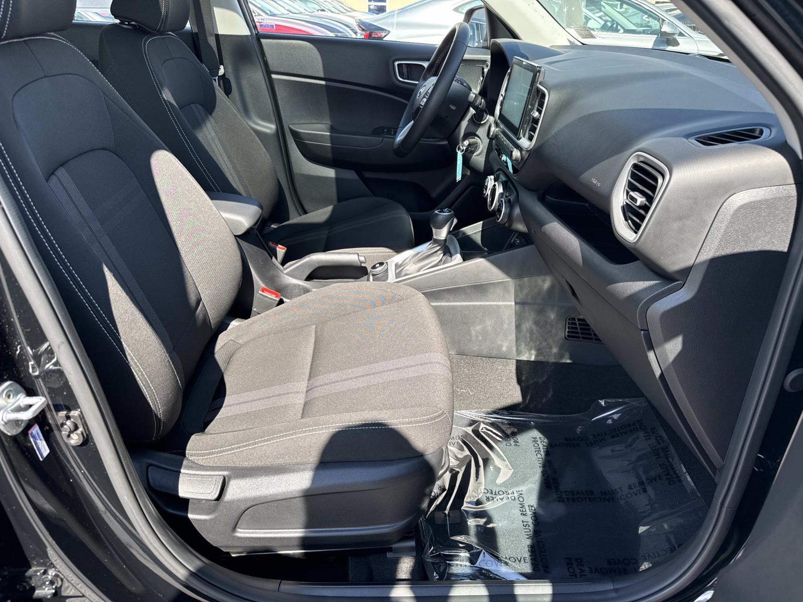 2022 Hyundai Venue SEL - Photo 19
