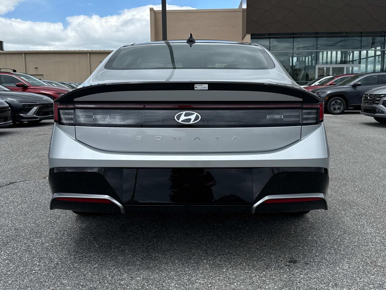 2025 Hyundai Sonata SEL - Photo 15