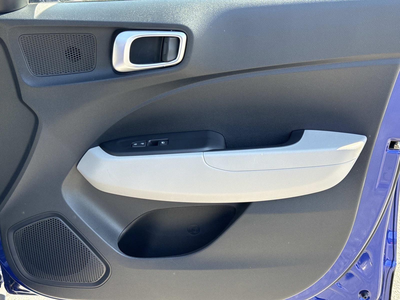2023 Hyundai Venue SEL - Photo 19
