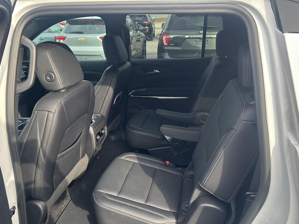 Used 2024 Chevrolet Traverse LT SUV