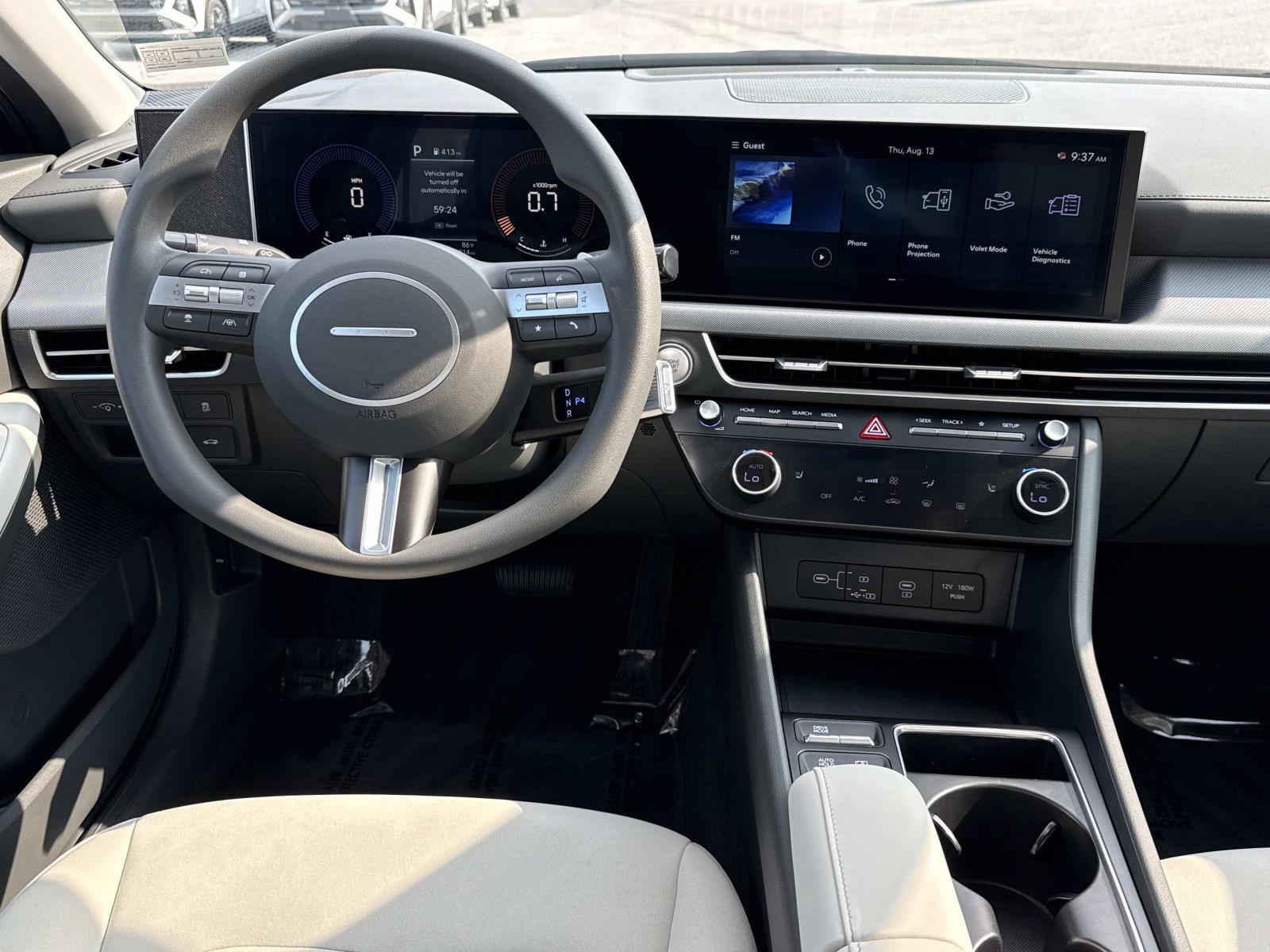 2025 Hyundai Sonata SEL - Photo 2