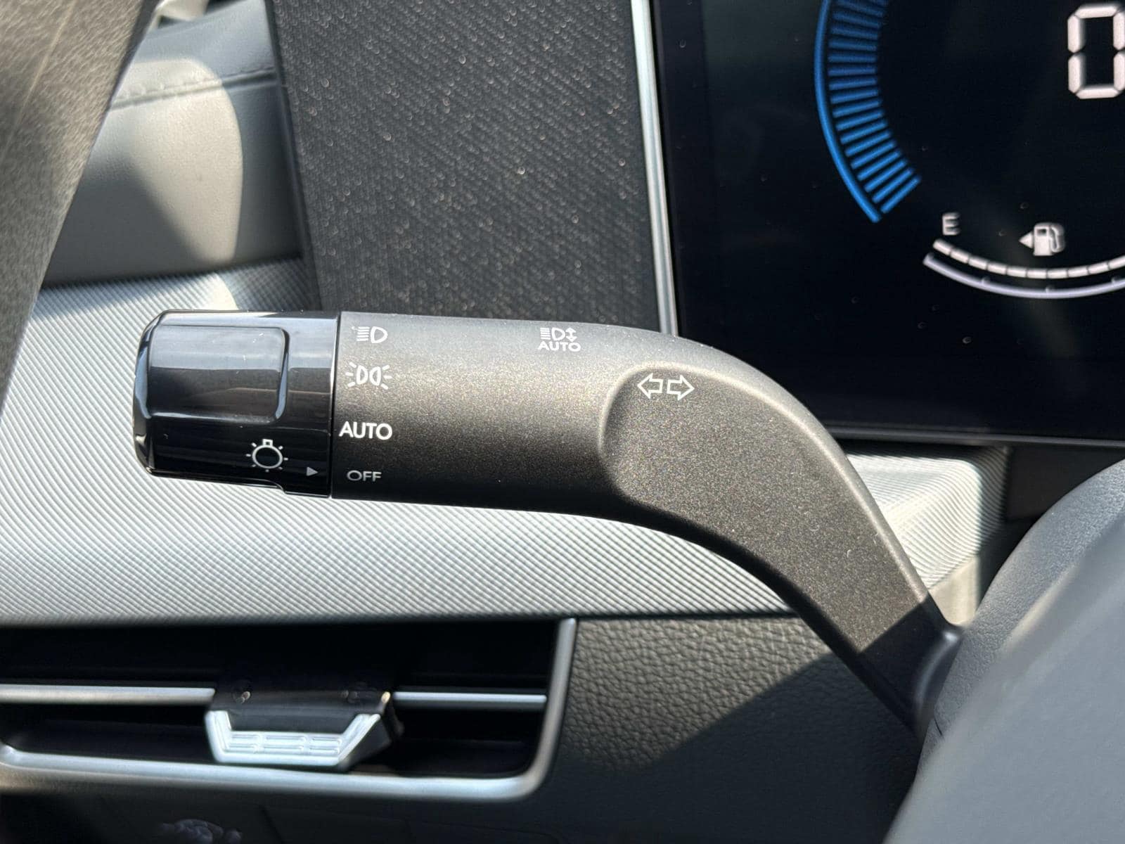 2025 Hyundai Sonata SEL - Photo 11