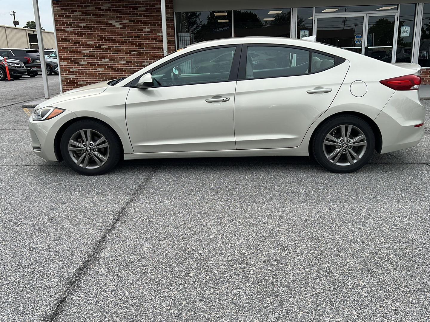 5NPD84LF5HH175599