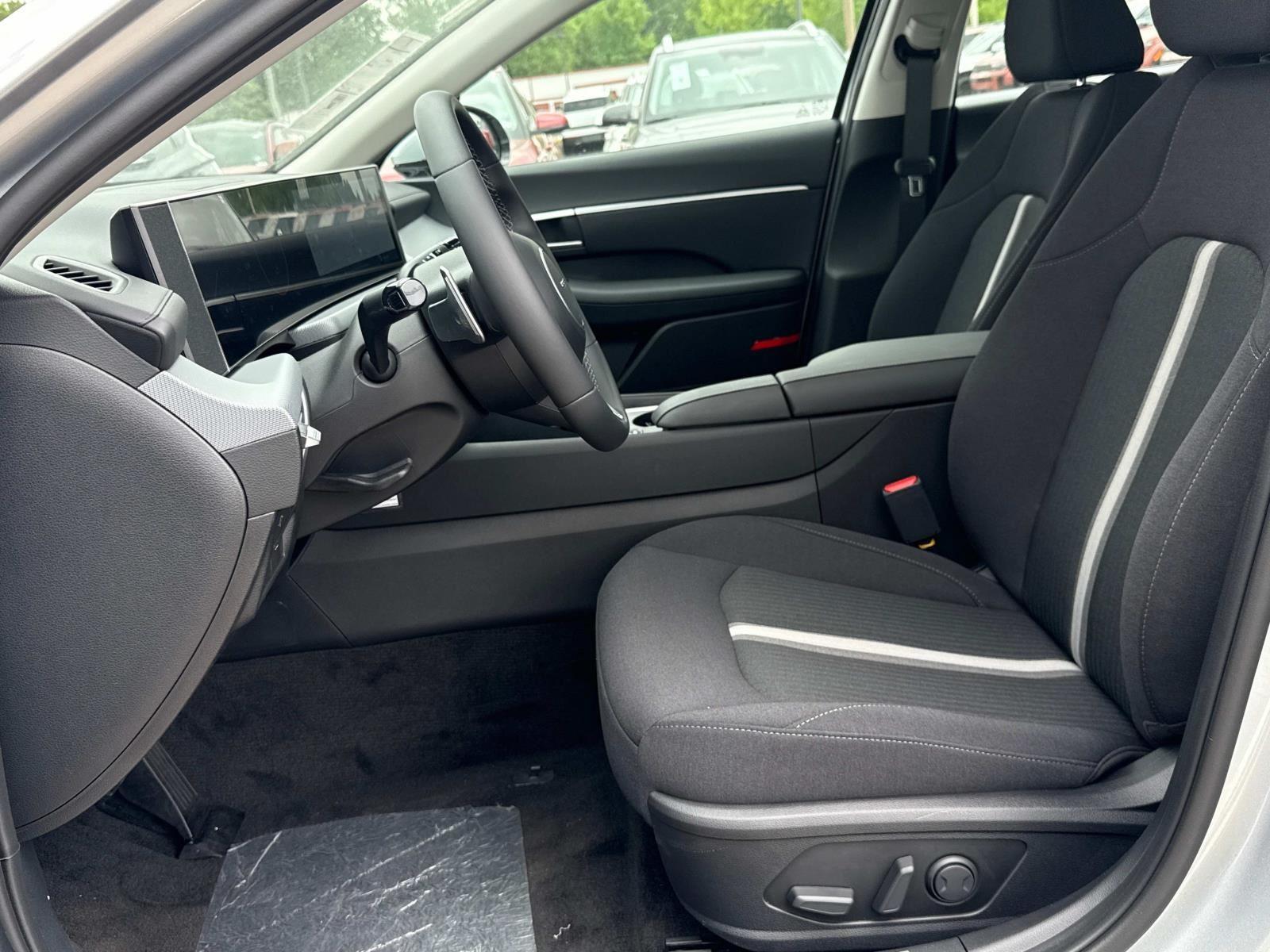 2025 Hyundai Sonata SEL - Photo 11